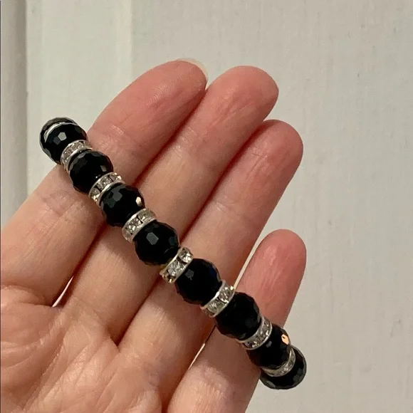 Black and silver tone sparkly bracelet - Picture 3 of 4